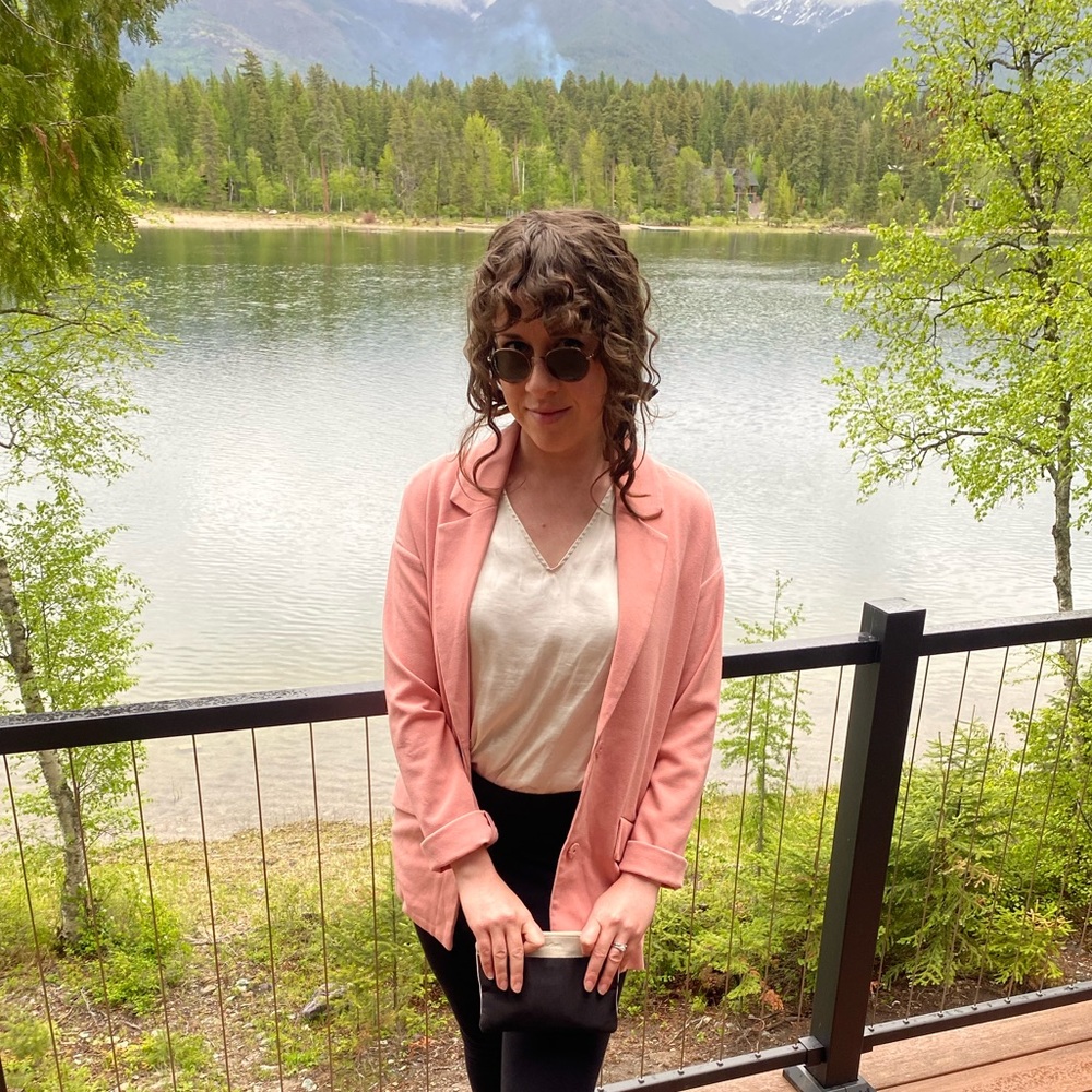 Meet your Posher, Emily